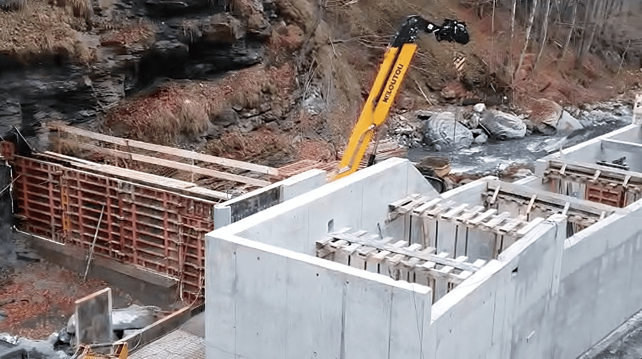 Barragem em Courchevel, França